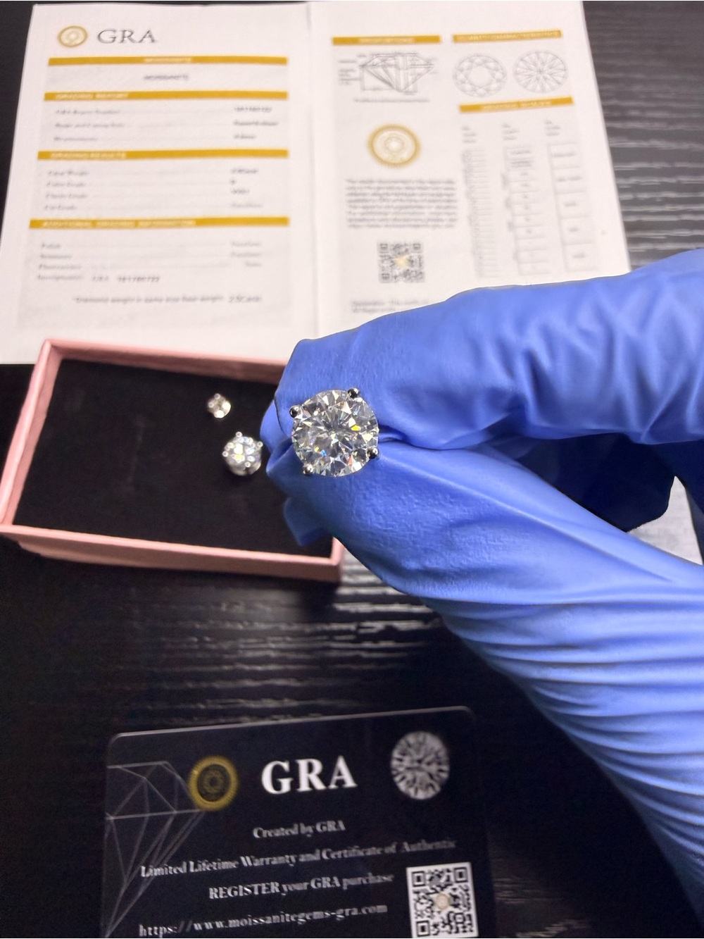 VVS1 2.0 carat GRA approved moissanite stud earrings